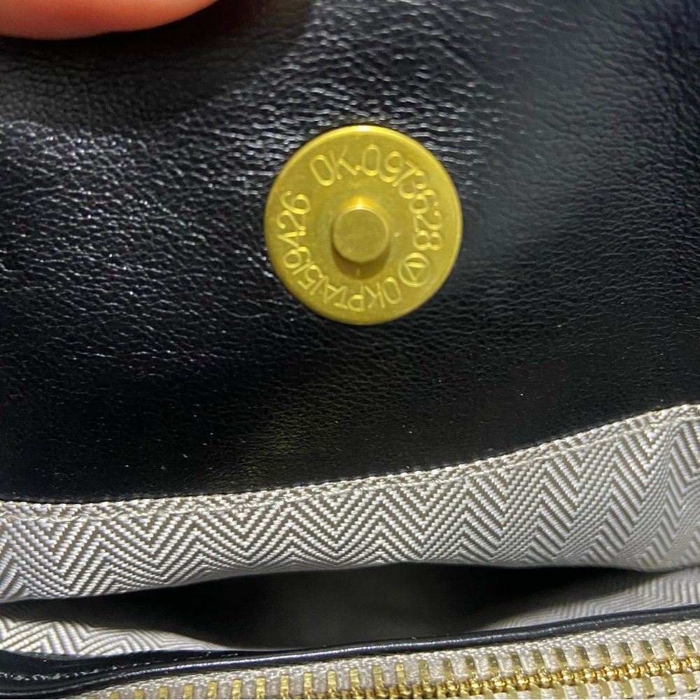 Tory Burch Kira Chevron Tote Black - Picture 6 of 11